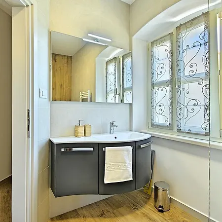 Tastefully Decorated Villa With Swimming Pool In Porec