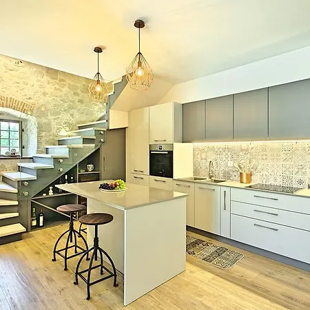 Tastefully Decorated Villa With Swimming Pool In Porec Porec