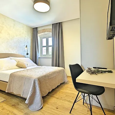 Villa Tastefully Decorated Villa With Swimming Pool In Porec *