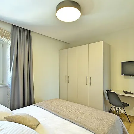 Tastefully Decorated Villa With Swimming Pool In Porec Villa Porec