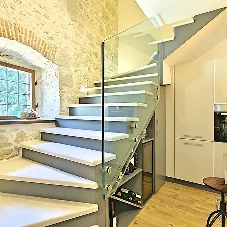 Tastefully Decorated Villa With Swimming Pool In Porec