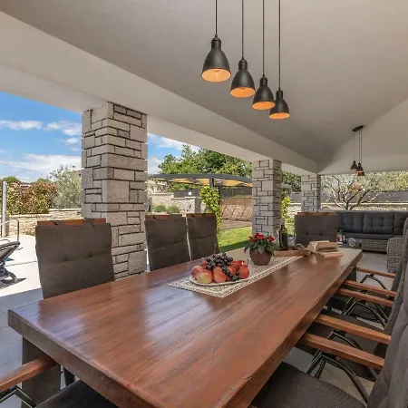 Tastefully Decorated Villa With Swimming Pool In Porec Villa