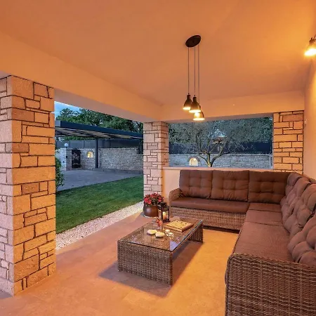 Tastefully Decorated Villa With Swimming Pool In Porec Villa