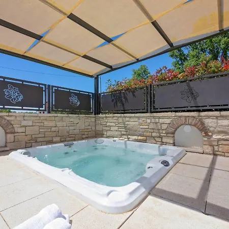 Tastefully Decorated Villa With Swimming Pool In Porec * Porec